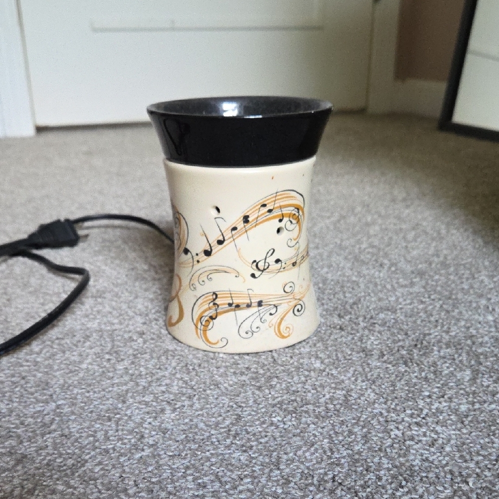 Scentsy Musical Note Ceramic Wax Warmer
